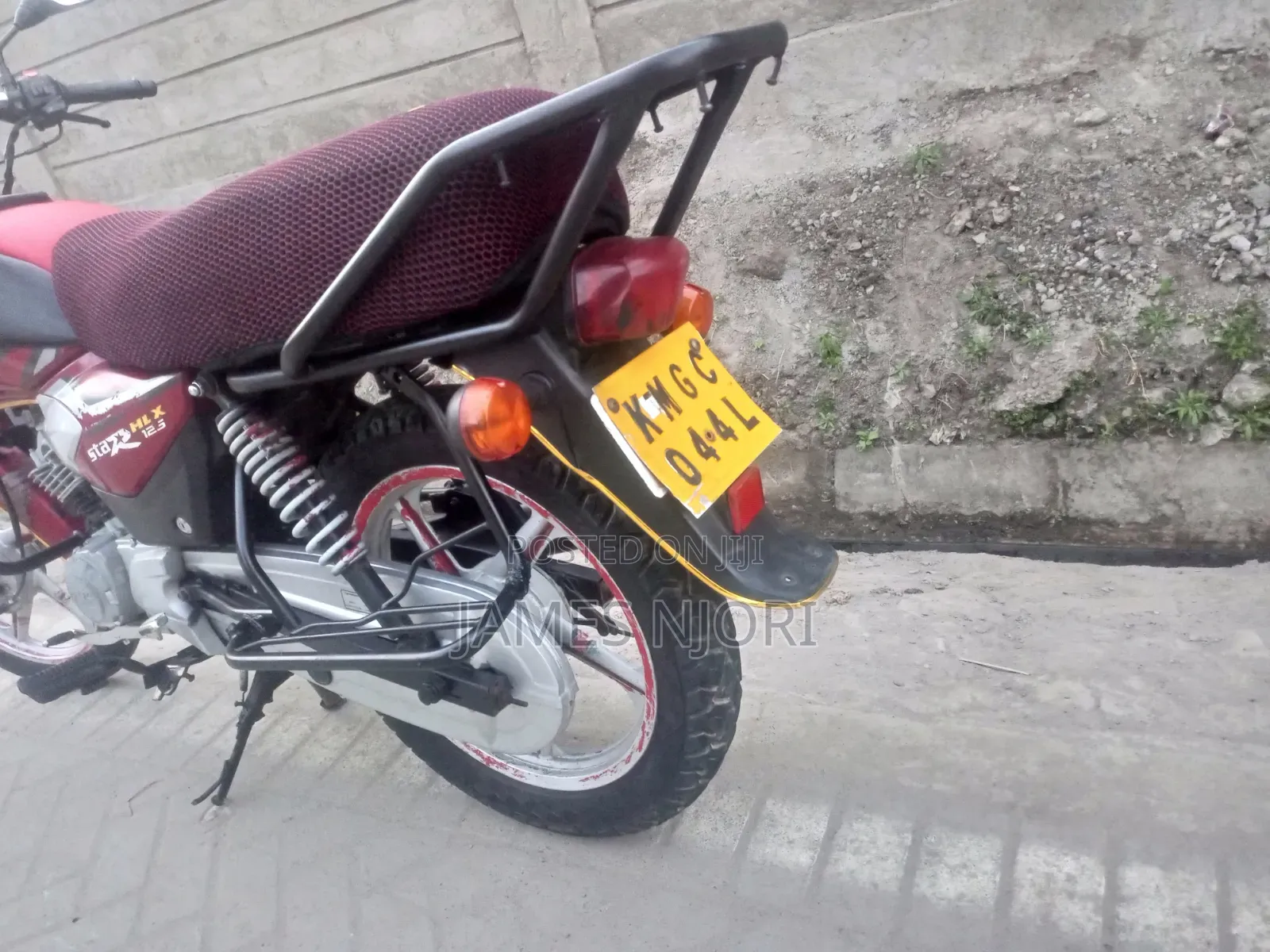 TVS HLX 125 2023 Red