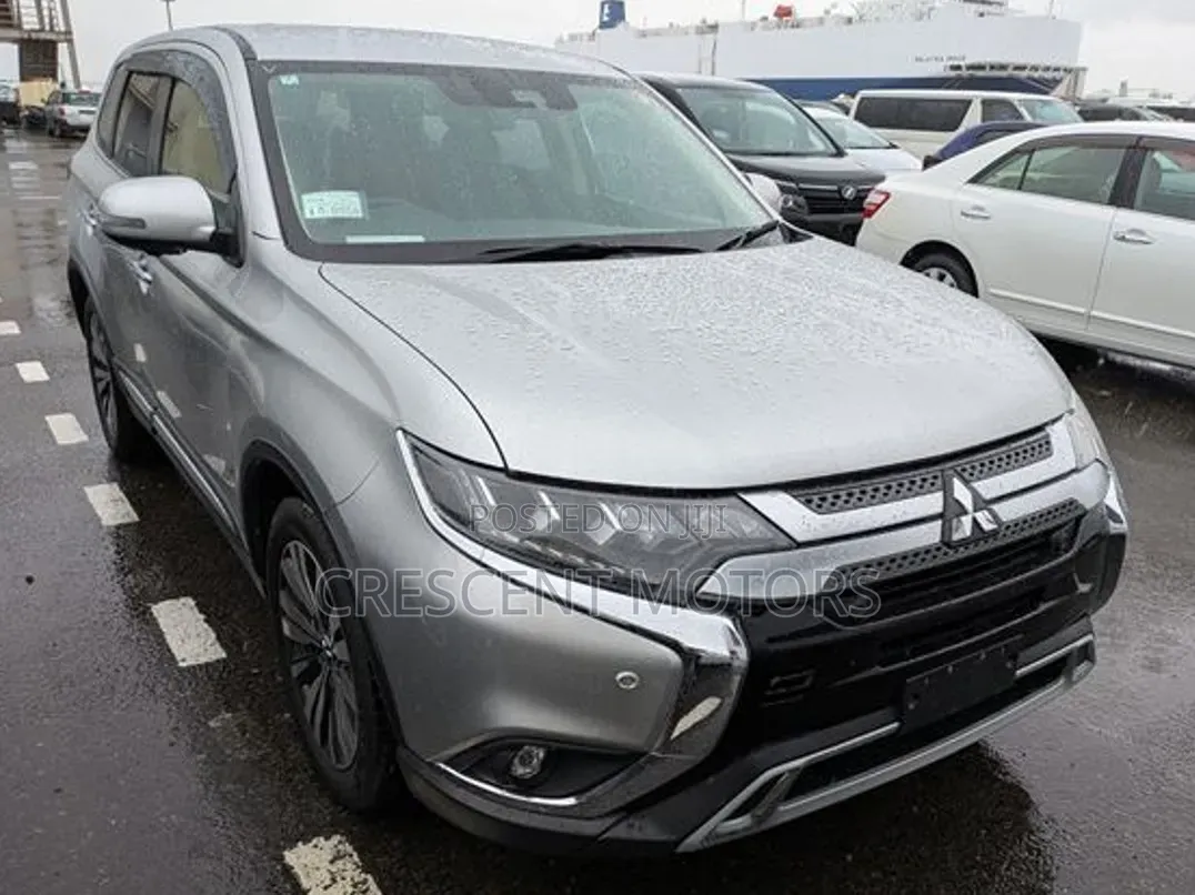 Mitsubishi Outlander 2020 Silver