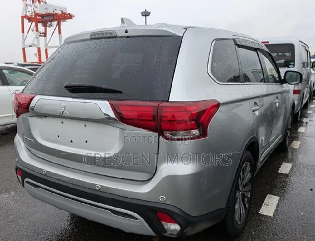 Mitsubishi Outlander 2020 Silver
