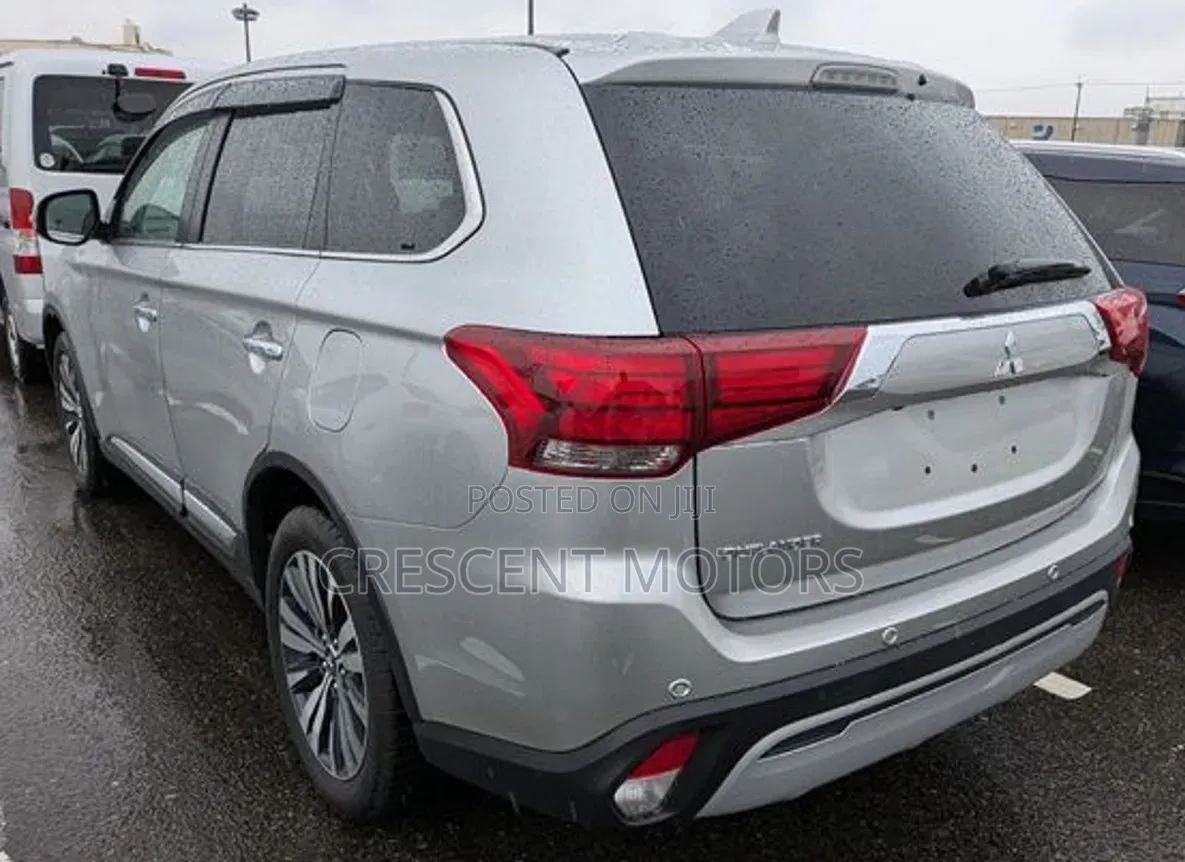 Mitsubishi Outlander 2020 Silver