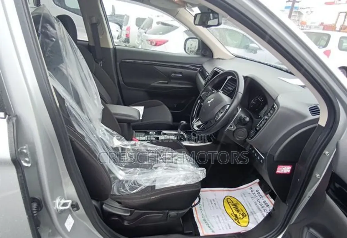 Mitsubishi Outlander 2020 Silver