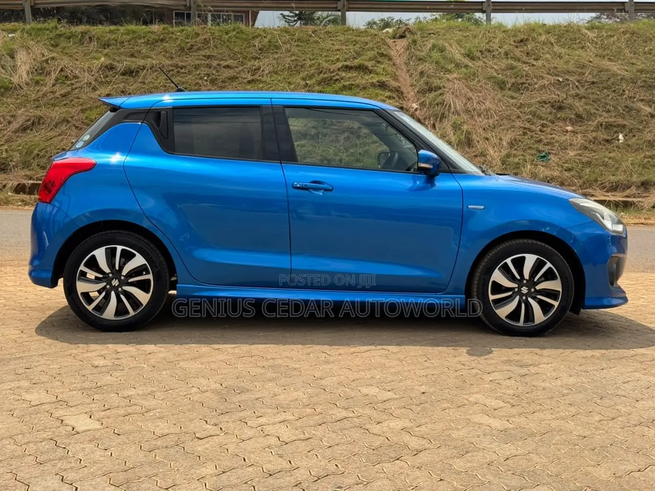 Suzuki Swift 2018 Blue