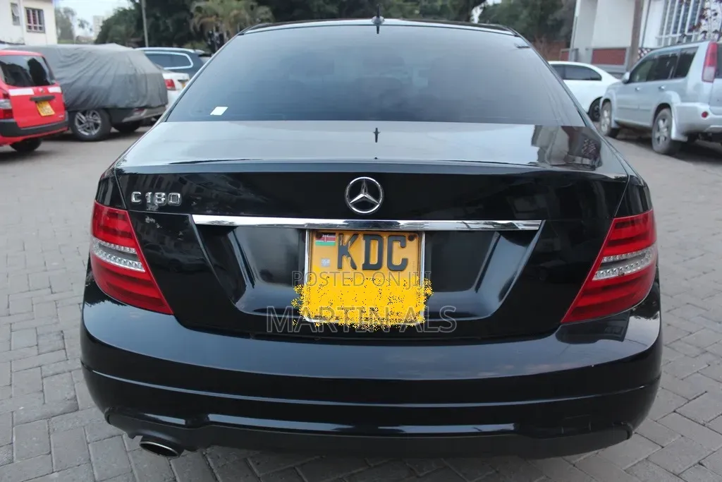 Mercedes-Benz C180 2014 Black