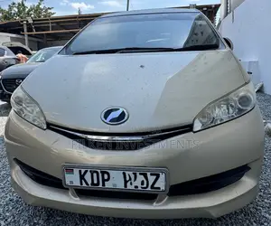 Toyota Wish 2017 Gold