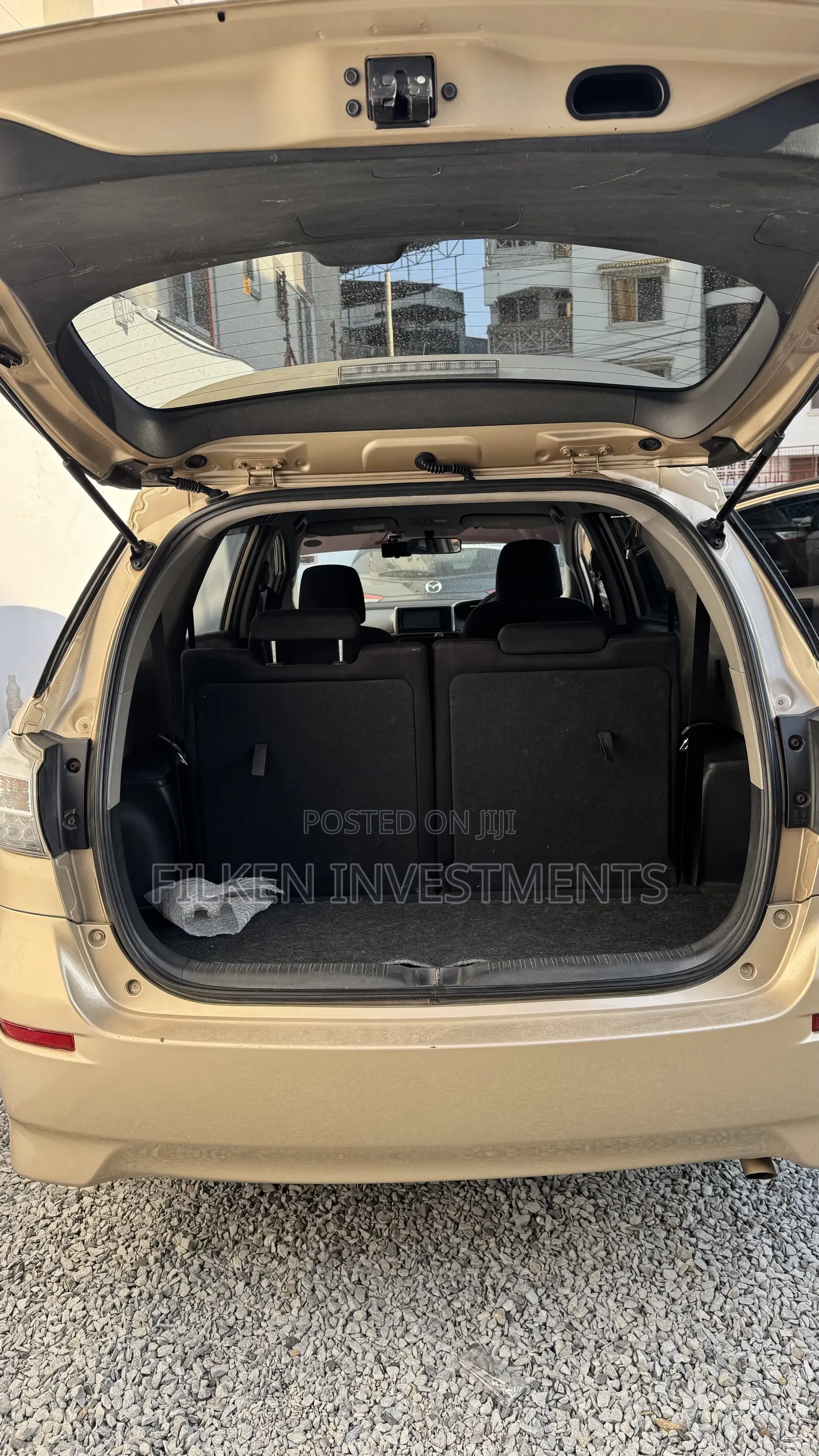 Toyota Wish 2017 Gold