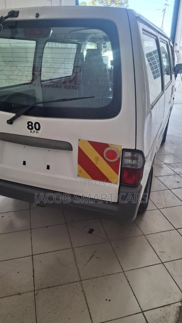 Mazda Bongo 2013 White - thumbnail 4