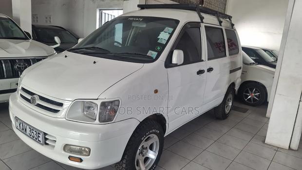 Toyota TownAce 2006 White - thumbnail 3