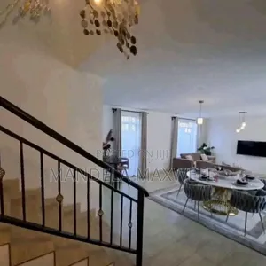 4bdrm Mansion in Gateway Mall Area for sale
