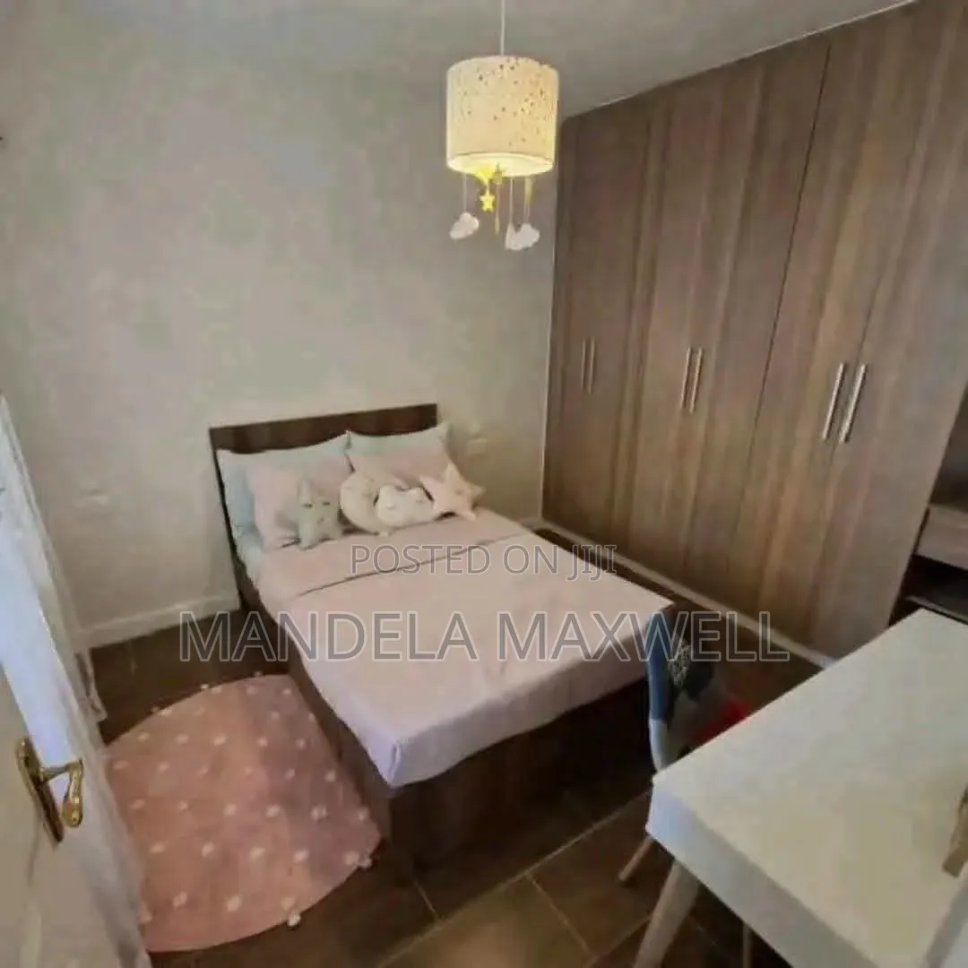 4bdrm Mansion in Gateway Mall Area for sale