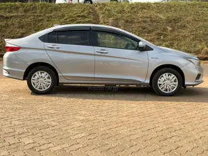 Honda Grace 2018 Silver