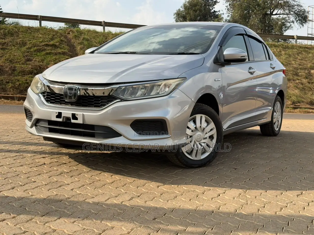 Honda Grace 2018 Silver