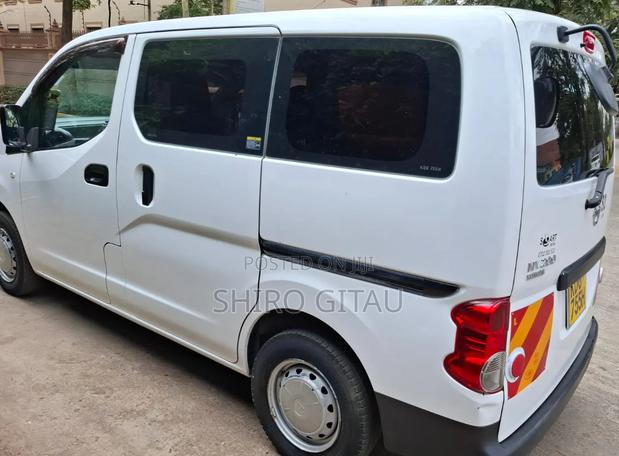 Nissan NV200 2014 White - thumbnail 2