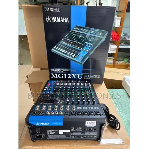 MG12 XU Yamaha Mixer