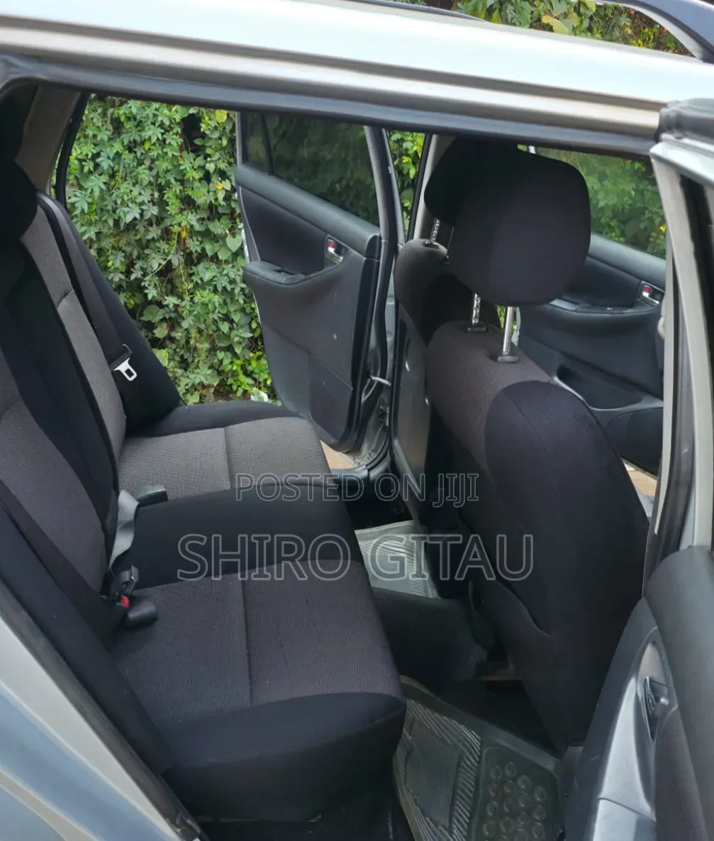 Toyota Corolla Fielder 2004 Silver