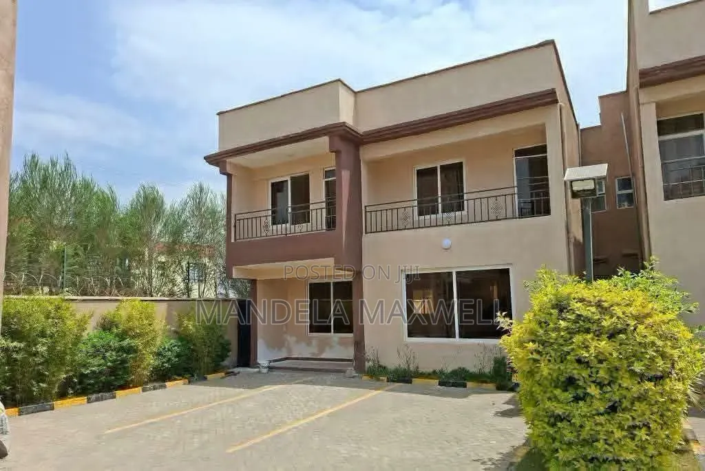 4bdrm Mansion in Katani for sale