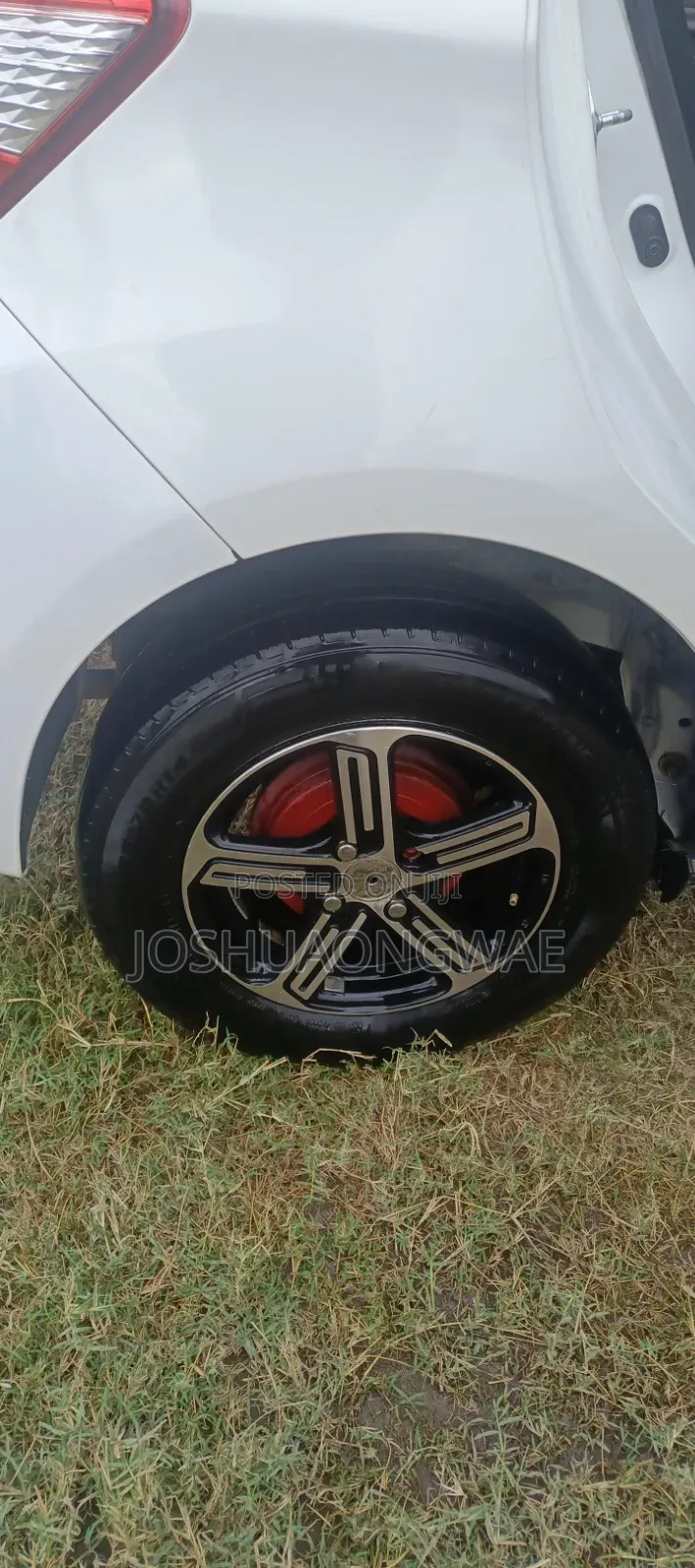 Toyota Vitz 2018 White
