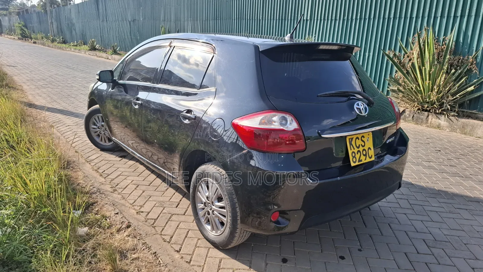 Toyota Auris 2011 Black