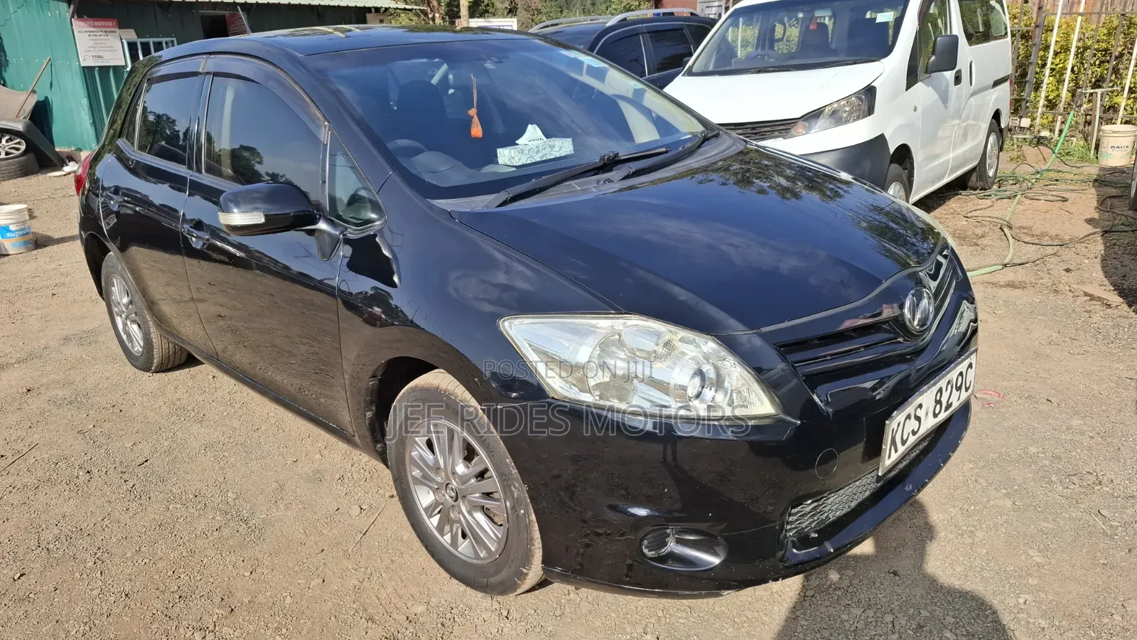 Toyota Auris 2011 Black