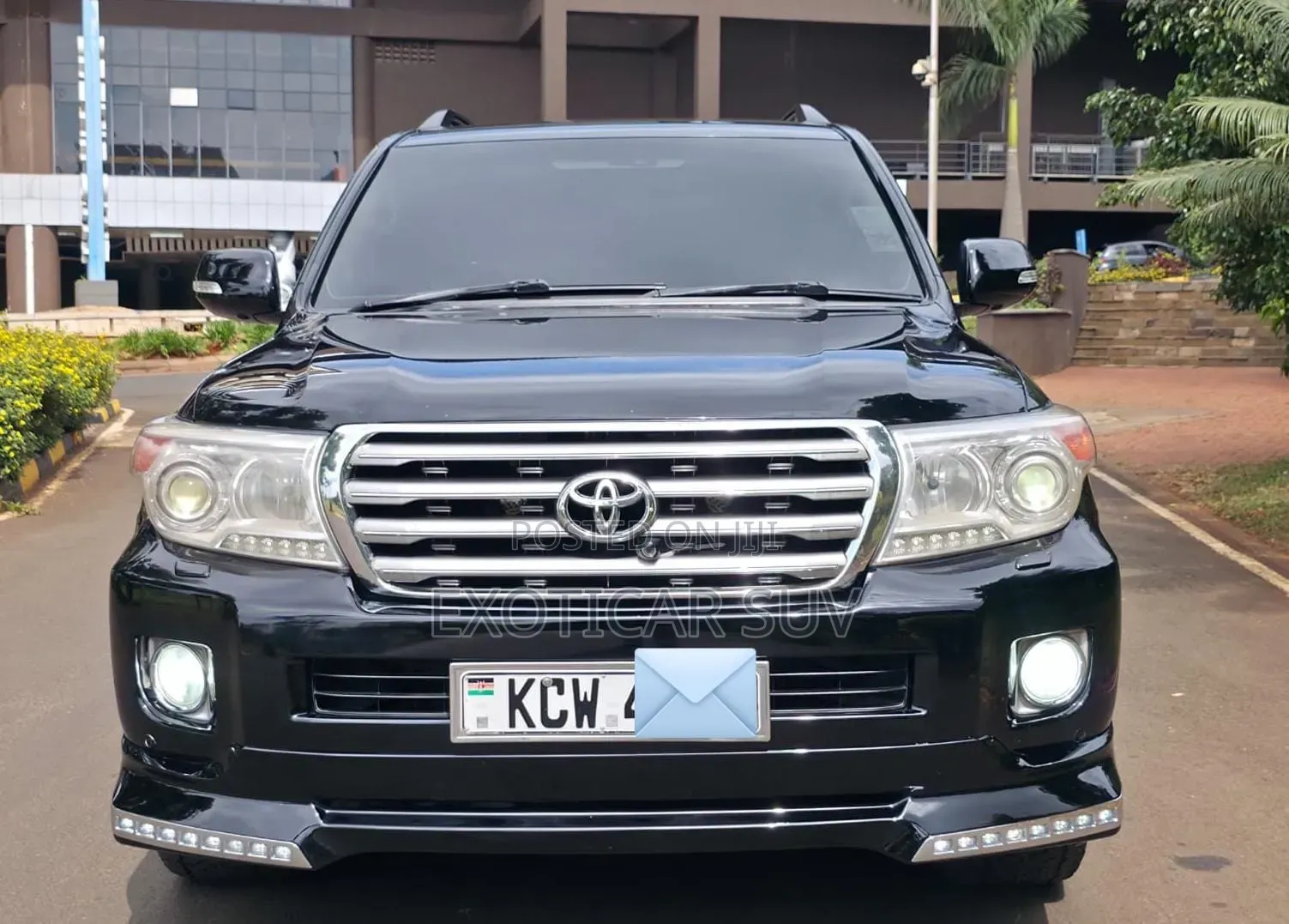 Toyota Land Cruiser 4.6 V8 ZX 2013 Black