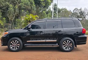 Toyota Land Cruiser 4.6 V8 ZX 2013 Black