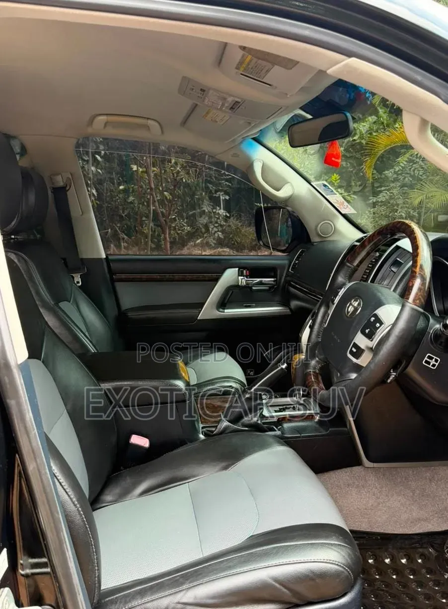 Toyota Land Cruiser 4.6 V8 ZX 2013 Black