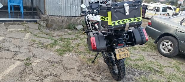 Motorcycle 2025 White - thumbnail 3