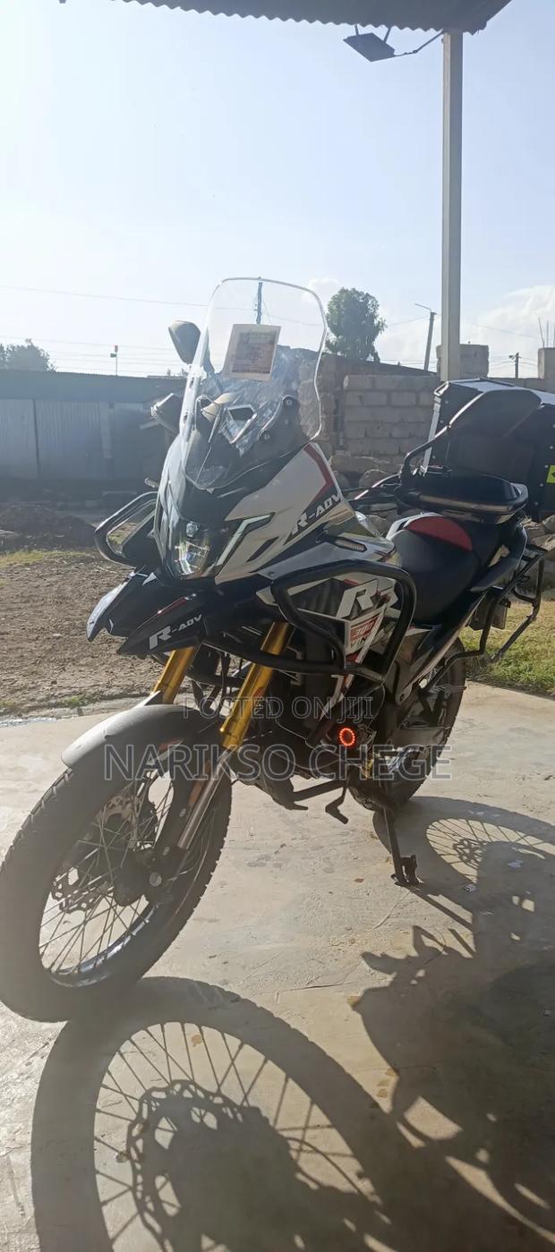 Motorcycle 2025 White - thumbnail 6