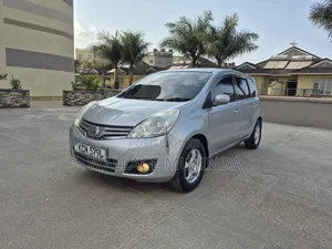 Nissan Note 2011 Silver