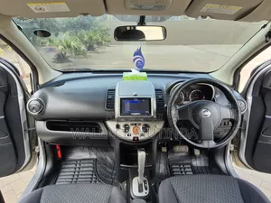 Nissan Note 2011 Silver