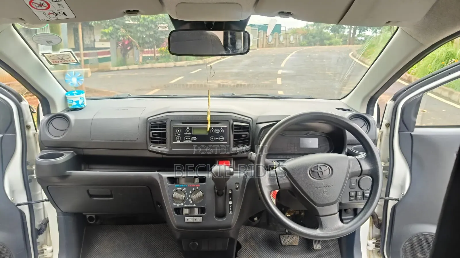 Toyota Pixis 2019 White