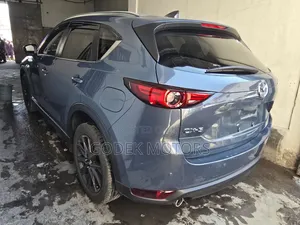 Mazda CX-5 2021 Blue