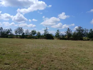 3 Acreas Nanyuki Behind Airstrip Distress Sale