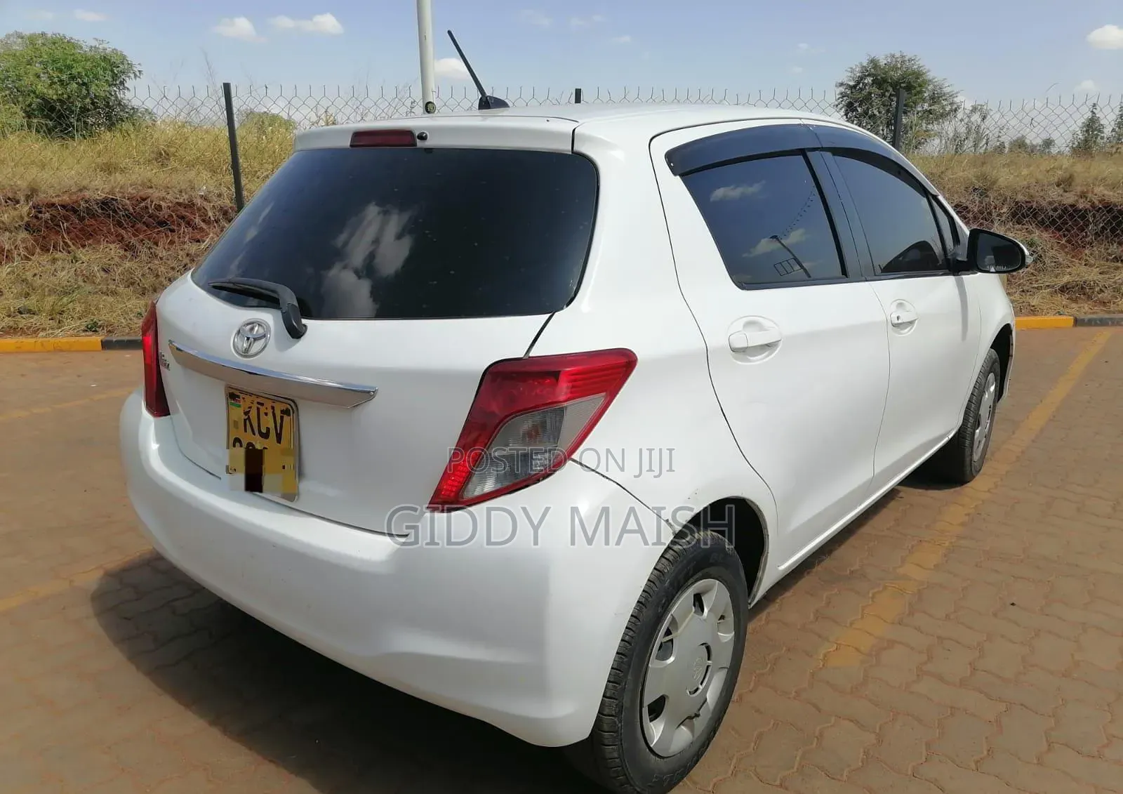 Toyota Vitz 2012 White