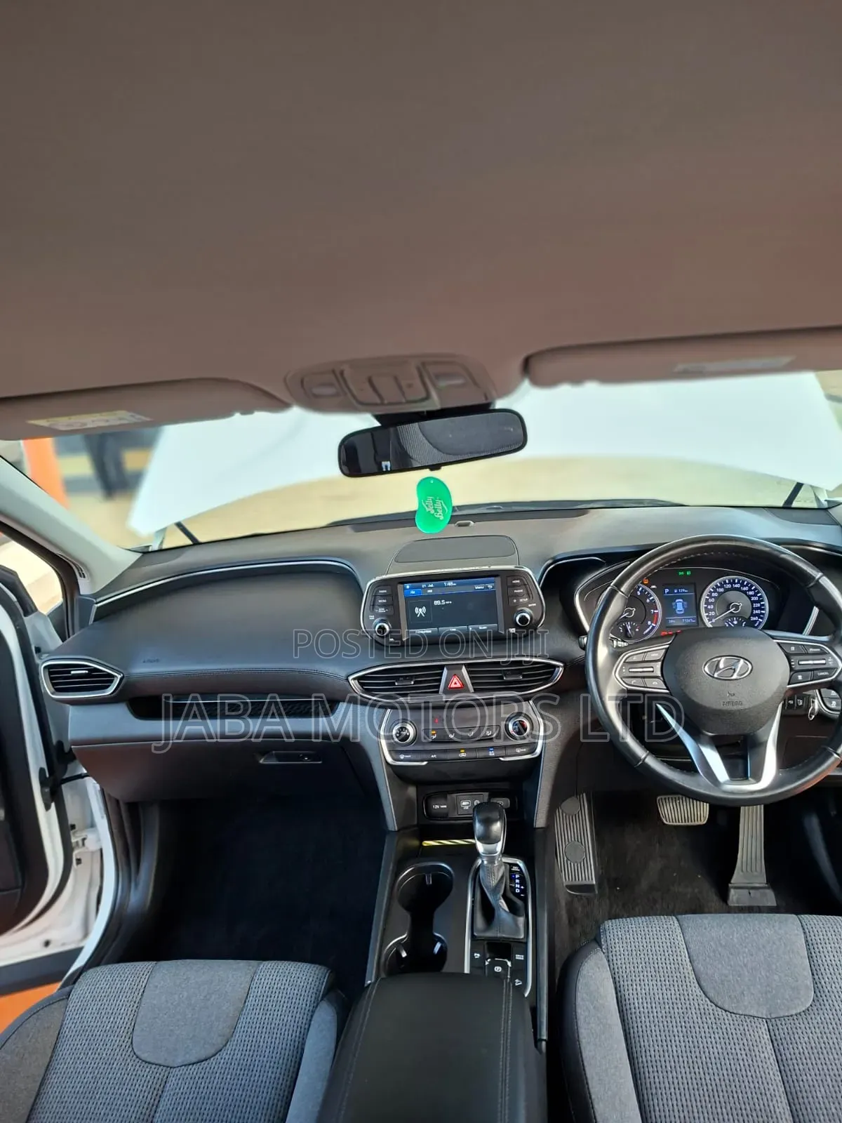 Hyundai Santa Fe 2019 White