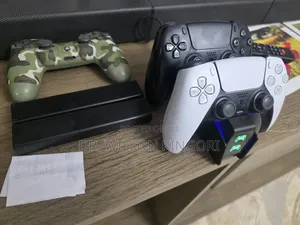 Sony Ps5, Two Pads, Dock Charger