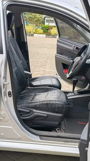 Toyota Corolla Fielder 2016 Silver