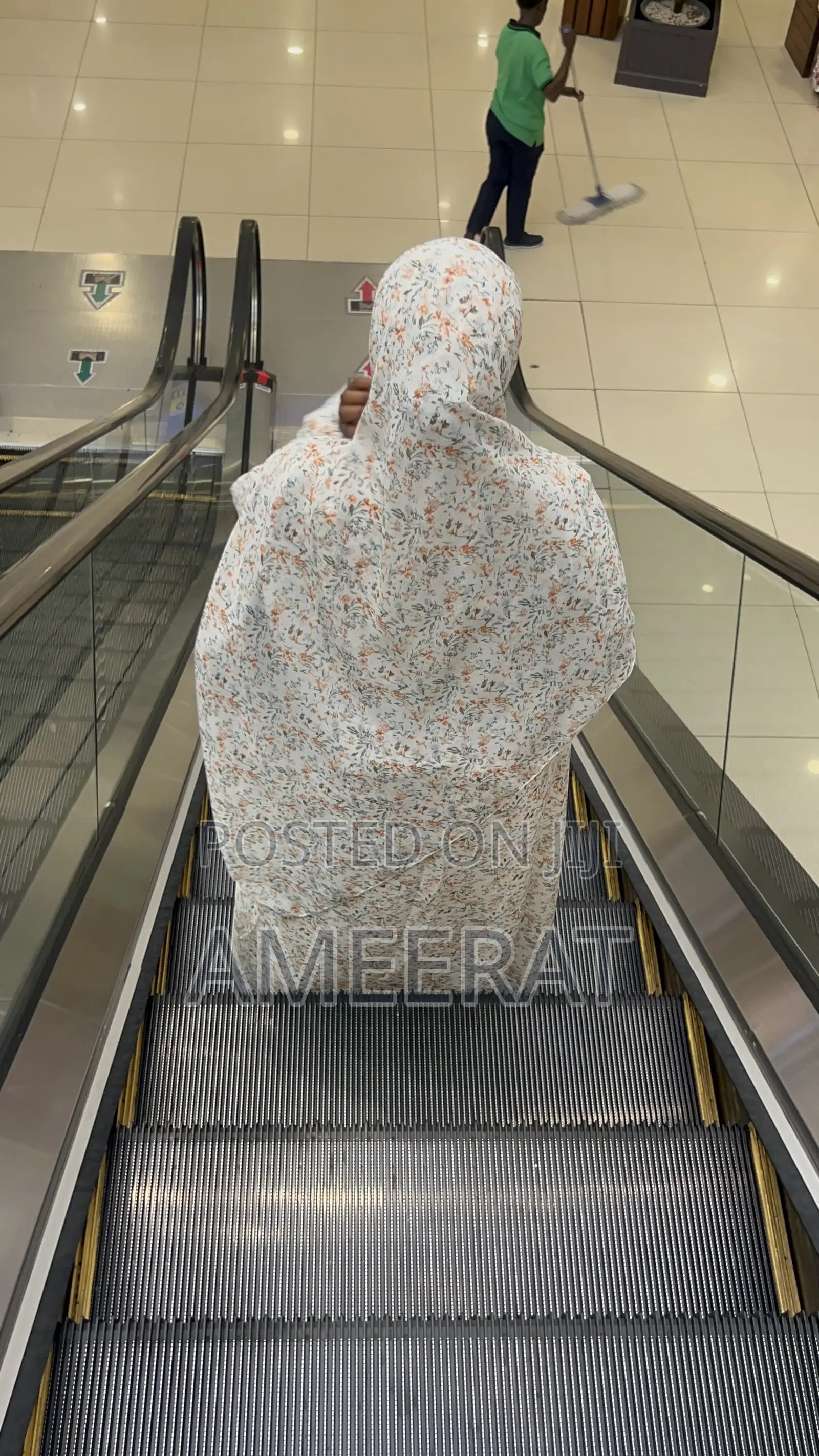 Whotish Creamish Abaya