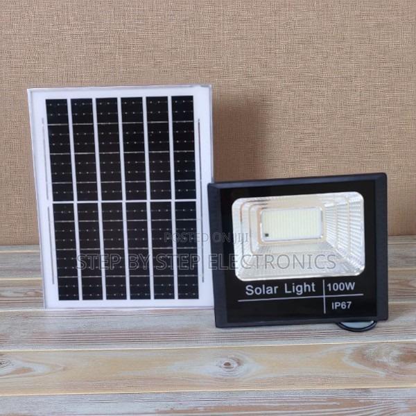 100W Solar Powered Security Flood Light With Wide Angle Illumination