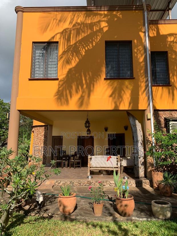 4bdrm Villa in Diani for sale - thumbnail 13