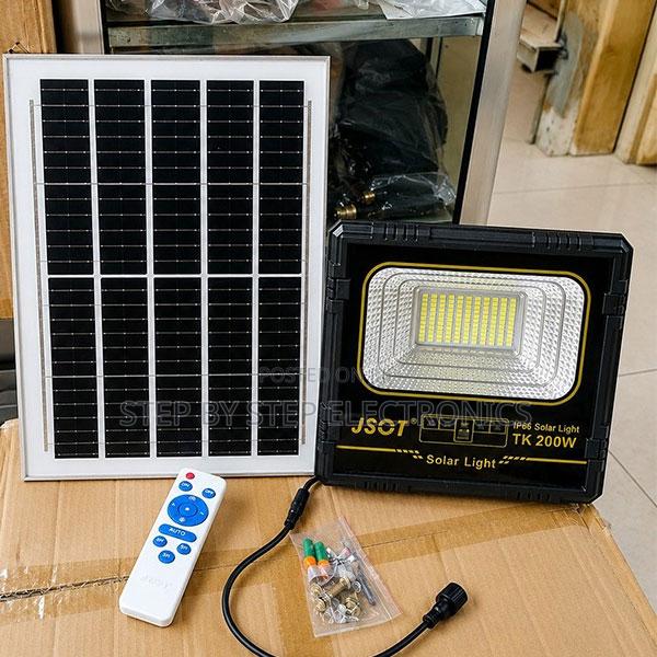 Bright 200W Solar Flood Light With Long-Life Rechargeable Battery