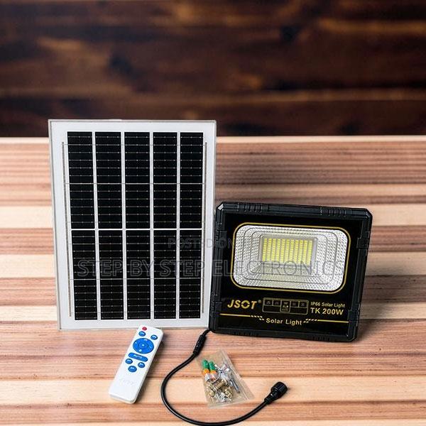 200W Solar Powered Outdoor Flood Light for Garage and Backyard
