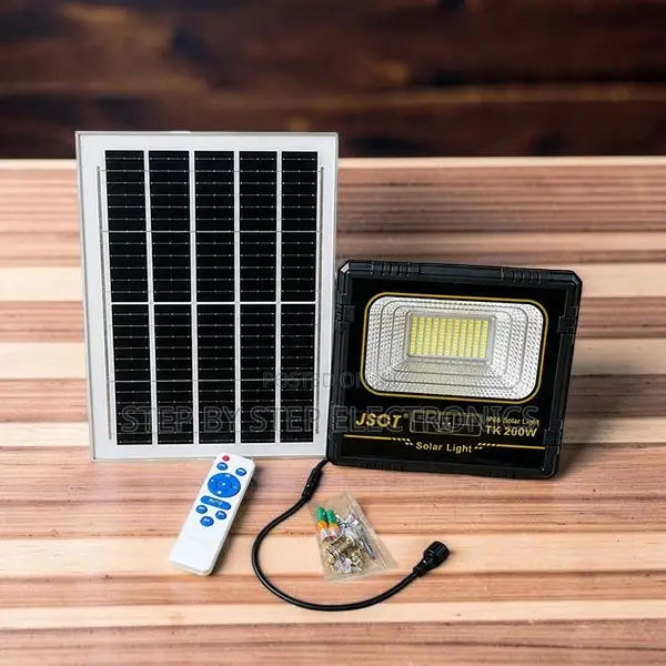 200W Solar LED Flood Lamp for Fence, Farm, Garden Warehouse