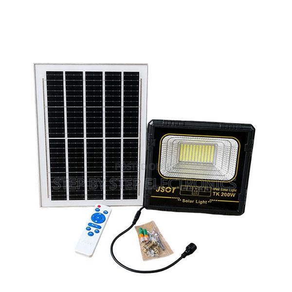 Super Bright 200W Solar Outdoor Flood Lamp for Large Outdoor Spaces
