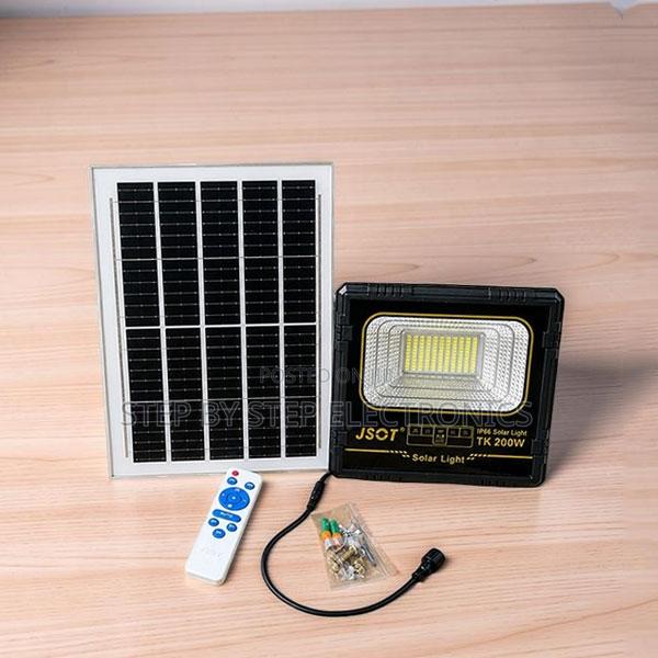 200W Solar Powered LED Floodlight for Home, Business and Farm