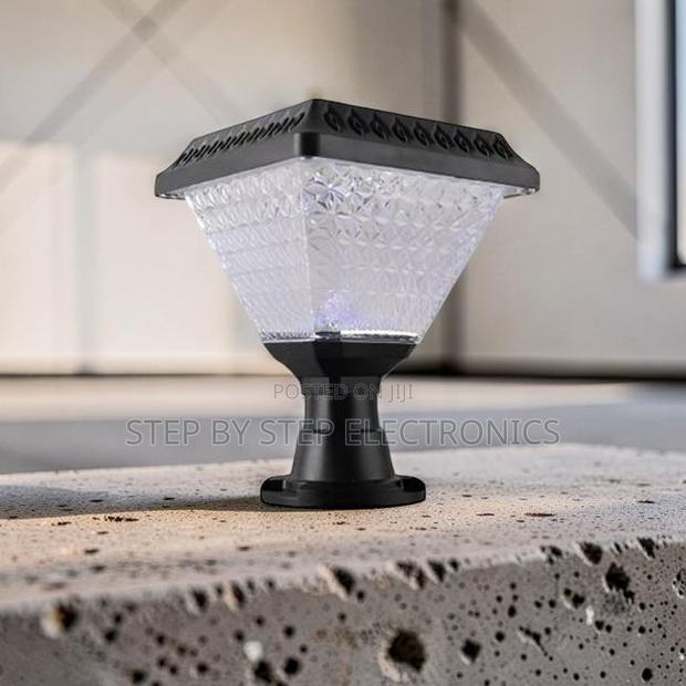 Eco-Friendly Outdoor Led Garden Light Main Gate Post Solar Light Lamp - main view