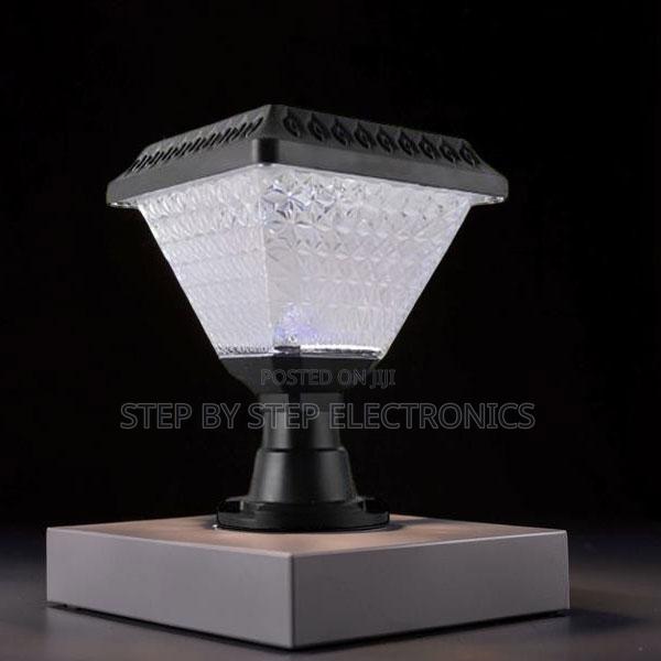 Weather-Resistant Outdoor Led Garden Light Main Gate Post Solar Lamp