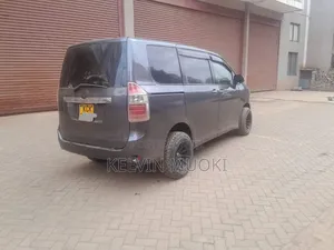 Toyota Noah 2009 Gray