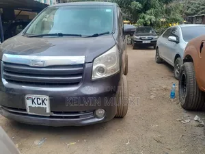 Toyota Noah 2009 Gray