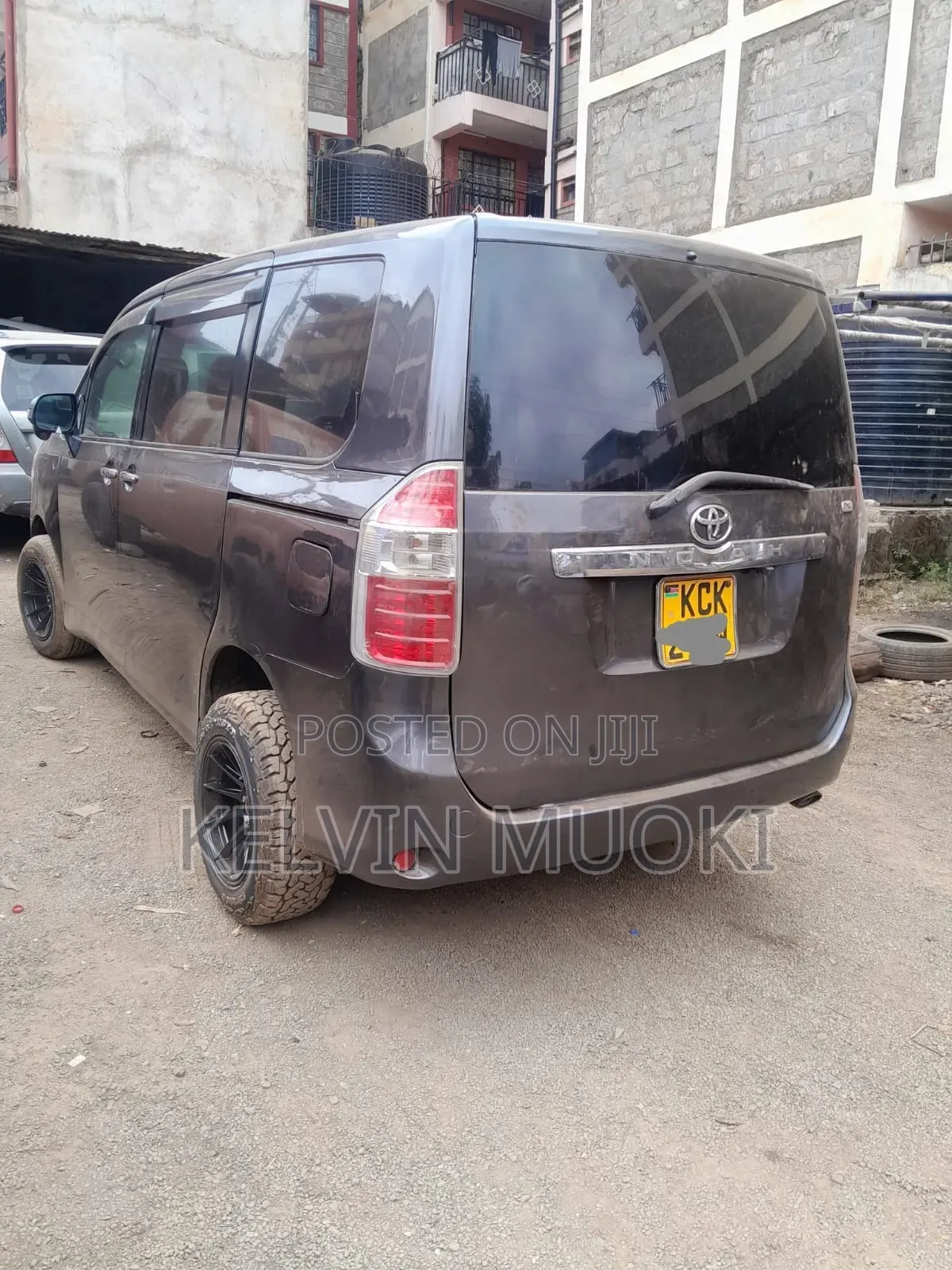 Toyota Noah 2009 Gray