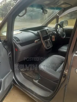 Toyota Noah 2009 Gray